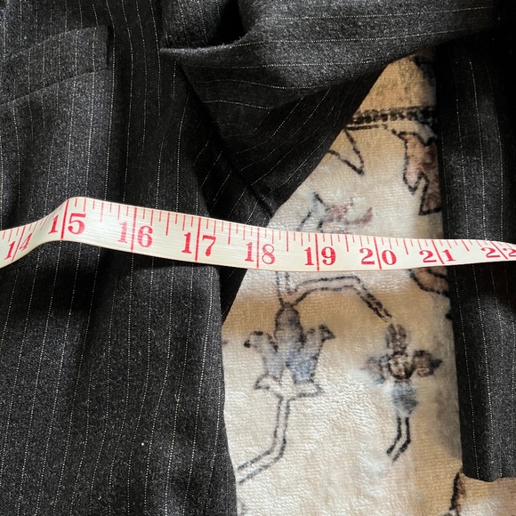 Polo Ralph Lauren (8) soft wool one-button blazer, EUC, perfect condition. - Picture 6 of 16